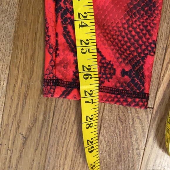 Red snake print leggings - Picture 4 of 6